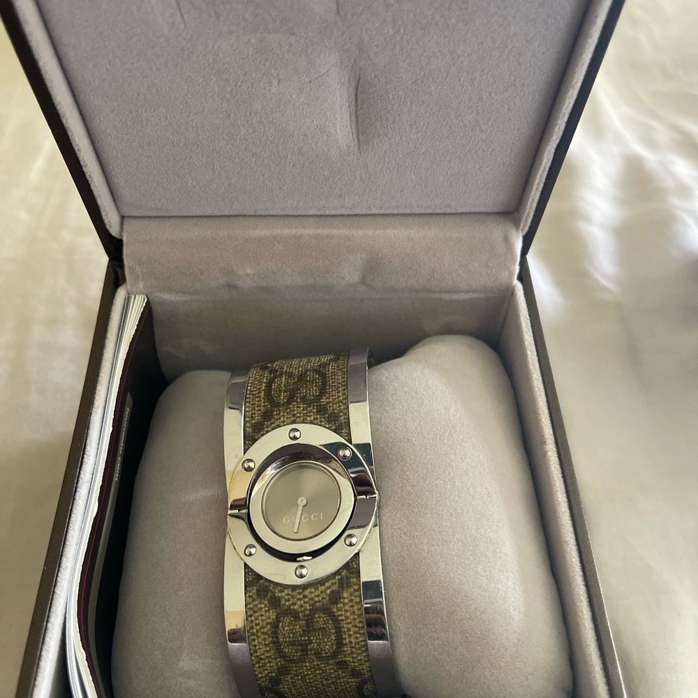 Gucci Watch - Picture 3 of 8